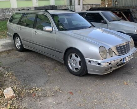 Мерседес Е-Клас 2002 у Києві на Automoto.ua Сірий Мерседес Е-Клас, об'ємом двигуна 3.2 л та пробігом 320 тис. км за 2150 $, фото 4 на Automoto.ua
