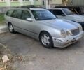 Мерседес Е-Клас 2002 у Києві на Automoto.ua Сірий Мерседес Е-Клас, об'ємом двигуна 3.2 л та пробігом 320 тис. км за 2150 $, фото 4 на Automoto.ua