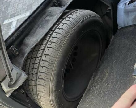 Сірий Мерседес Е-Клас, об'ємом двигуна 3.2 л та пробігом 300 тис. км за 2999 $, фото 21 на Automoto.ua