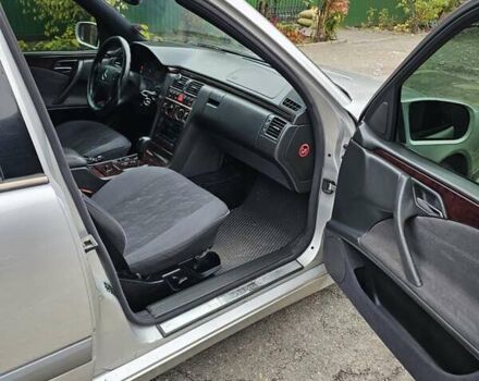 Серый Мерседес Е-Класс, объемом двигателя 2.15 л и пробегом 320 тыс. км за 4700 $, фото 9 на Automoto.ua