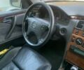 Мерседес Е-Клас 2002 у Києві на Automoto.ua Сірий Мерседес Е-Клас, об'ємом двигуна 3.2 л та пробігом 320 тис. км за 2150 $, фото 1 на Automoto.ua