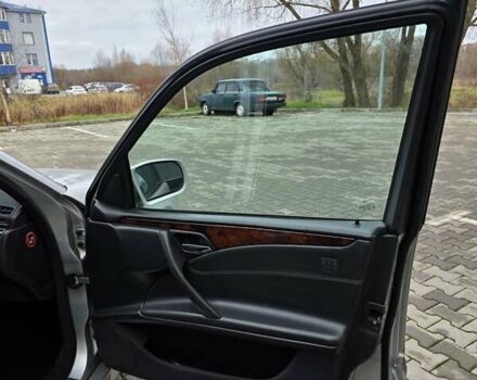 Сірий Мерседес Е-Клас, об'ємом двигуна 3.2 л та пробігом 300 тис. км за 2999 $, фото 13 на Automoto.ua