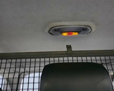 Сірий Мерседес Е-Клас, об'ємом двигуна 3.2 л та пробігом 300 тис. км за 2999 $, фото 19 на Automoto.ua