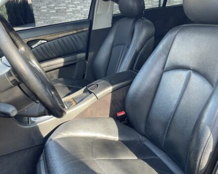 Серый Мерседес Е-Класс, объемом двигателя 3.2 л и пробегом 443 тыс. км за 3500 $, фото 5 на Automoto.ua