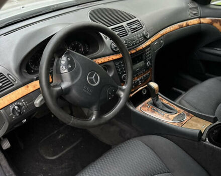 Мерседес Е-Класс 2003 в Киеве на Automoto.ua Серый Мерседес Е-Класс, объемом двигателя 2.2 л и пробегом 380 тыс. км за 5300 $, фото 20 на Automoto.ua