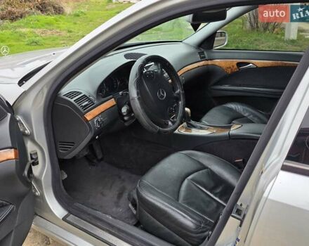 Серый Мерседес Е-Класс, объемом двигателя 2.15 л и пробегом 336 тыс. км за 6700 $, фото 2 на Automoto.ua