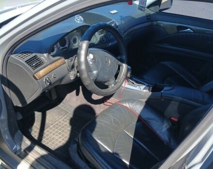 Серый Мерседес Е-Класс, объемом двигателя 2.7 л и пробегом 470 тыс. км за 5800 $, фото 7 на Automoto.ua