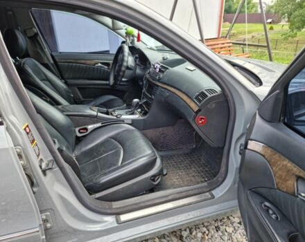 Серый Мерседес Е-Класс, объемом двигателя 2.7 л и пробегом 470 тыс. км за 5800 $, фото 21 на Automoto.ua