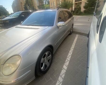 Серый Мерседес Е-Класс, объемом двигателя 2.6 л и пробегом 319 тыс. км за 6200 $, фото 2 на Automoto.ua