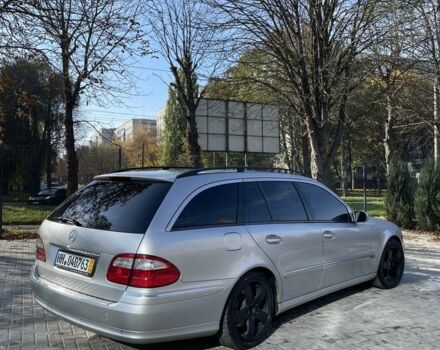 Серый Мерседес Е-Класс, объемом двигателя 3.2 л и пробегом 443 тыс. км за 3500 $, фото 3 на Automoto.ua