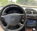 Серый Мерседес Е-Класс, объемом двигателя 2.2 л и пробегом 430 тыс. км за 3490 $, фото 5 на Automoto.ua