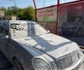 Сірий Мерседес Е-Клас, об'ємом двигуна 2.7 л та пробігом 400 тис. км за 6500 $, фото 1 на Automoto.ua
