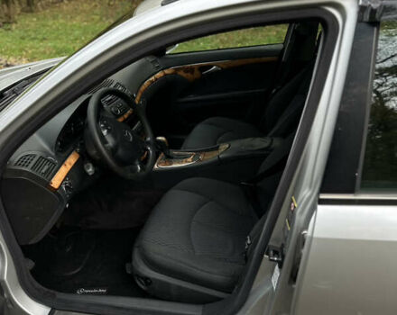 Мерседес Е-Класс 2003 в Киеве на Automoto.ua Серый Мерседес Е-Класс, объемом двигателя 2.2 л и пробегом 380 тыс. км за 5300 $, фото 18 на Automoto.ua