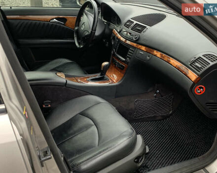 Серый Мерседес Е-Класс, объемом двигателя 3.22 л и пробегом 400 тыс. км за 6500 $, фото 9 на Automoto.ua