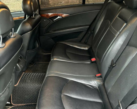 Сірий Мерседес Е-Клас, об'ємом двигуна 2.15 л та пробігом 357 тис. км за 6800 $, фото 15 на Automoto.ua