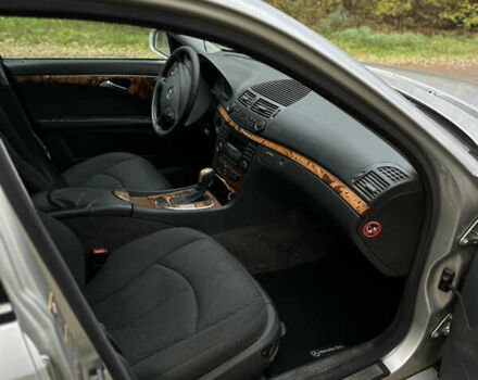 Мерседес Е-Класс 2003 в Киеве на Automoto.ua Серый Мерседес Е-Класс, объемом двигателя 2.2 л и пробегом 380 тыс. км за 5300 $, фото 14 на Automoto.ua