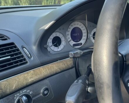 Серый Мерседес Е-Класс, объемом двигателя 3.2 л и пробегом 443 тыс. км за 3500 $, фото 16 на Automoto.ua