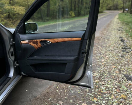 Мерседес Е-Класс 2003 в Киеве на Automoto.ua Серый Мерседес Е-Класс, объемом двигателя 2.2 л и пробегом 380 тыс. км за 5300 $, фото 11 на Automoto.ua