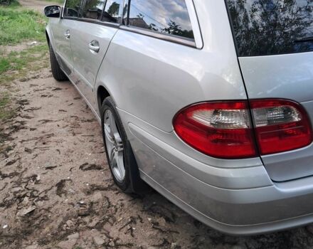 Серый Мерседес Е-Класс, объемом двигателя 2.1 л и пробегом 285 тыс. км за 6770 $, фото 2 на Automoto.ua