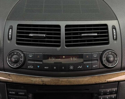 Серый Мерседес Е-Класс, объемом двигателя 3.22 л и пробегом 260 тыс. км за 8500 $, фото 10 на Automoto.ua