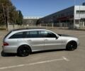 Серый Мерседес Е-Класс, объемом двигателя 3.2 л и пробегом 320 тыс. км за 3000 $, фото 1 на Automoto.ua
