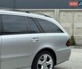 Серый Мерседес Е-Класс, объемом двигателя 3.2 л и пробегом 330 тыс. км за 6800 $, фото 3 на Automoto.ua