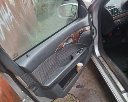 Сірий Мерседес Е-Клас, об'ємом двигуна 2.1 л та пробігом 313 тис. км за 4500 $, фото 11 на Automoto.ua