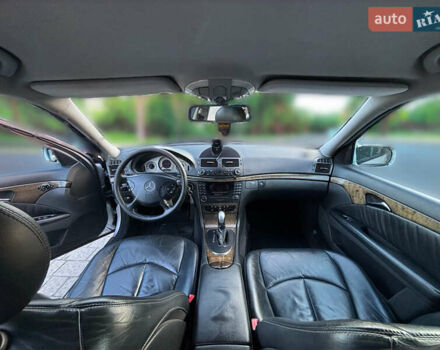 Сірий Мерседес Е-Клас, об'ємом двигуна 2.69 л та пробігом 433 тис. км за 7600 $, фото 3 на Automoto.ua