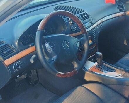 Сірий Мерседес Е-Клас, об'ємом двигуна 2.1 л та пробігом 400 тис. км за 5000 $, фото 6 на Automoto.ua