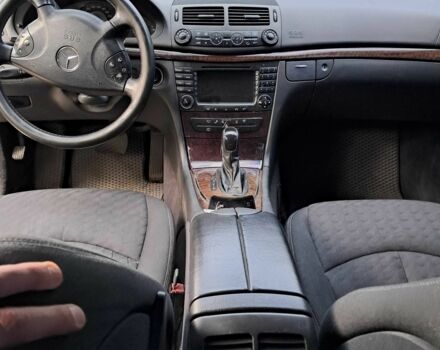 Серый Мерседес Е-Класс, объемом двигателя 2.1 л и пробегом 285 тыс. км за 6770 $, фото 11 на Automoto.ua