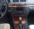 Сірий Мерседес Е-Клас, об'ємом двигуна 2.2 л та пробігом 288 тис. км за 6500 $, фото 1 на Automoto.ua
