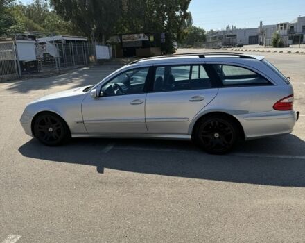 Серый Мерседес Е-Класс, объемом двигателя 3.2 л и пробегом 320 тыс. км за 3000 $, фото 2 на Automoto.ua