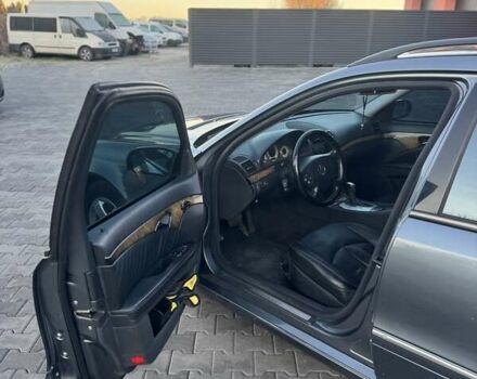 Сірий Мерседес Е-Клас, об'ємом двигуна 3.2 л та пробігом 448 тис. км за 7200 $, фото 9 на Automoto.ua