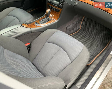 Сірий Мерседес Е-Клас, об'ємом двигуна 1.8 л та пробігом 240 тис. км за 7700 $, фото 48 на Automoto.ua