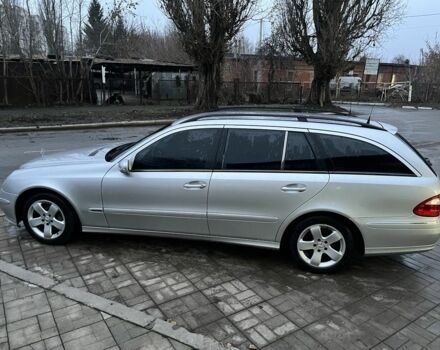 Серый Мерседес Е-Класс, объемом двигателя 3.2 л и пробегом 430 тыс. км за 4800 $, фото 5 на Automoto.ua