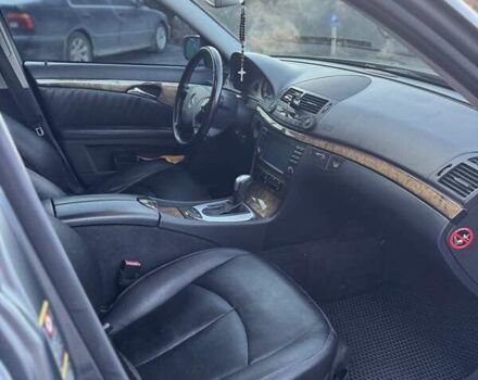 Сірий Мерседес Е-Клас, об'ємом двигуна 3.2 л та пробігом 448 тис. км за 7200 $, фото 12 на Automoto.ua