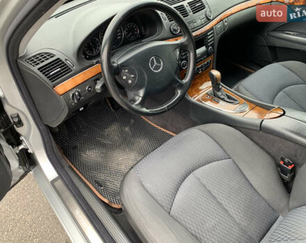 Сірий Мерседес Е-Клас, об'ємом двигуна 1.8 л та пробігом 240 тис. км за 7700 $, фото 39 на Automoto.ua