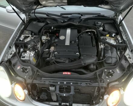 Сірий Мерседес Е-Клас, об'ємом двигуна 2 л та пробігом 240 тис. км за 7750 $, фото 7 на Automoto.ua
