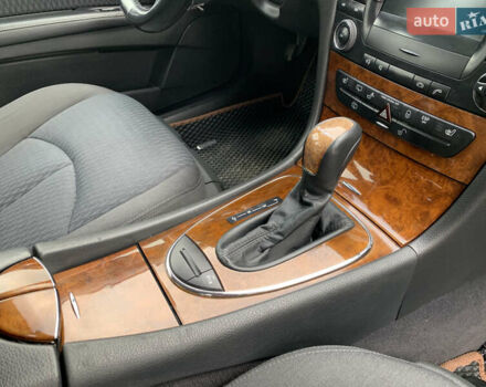 Сірий Мерседес Е-Клас, об'ємом двигуна 1.8 л та пробігом 240 тис. км за 7700 $, фото 23 на Automoto.ua