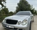 Сірий Мерседес Е-Клас, об'ємом двигуна 3 л та пробігом 320 тис. км за 2350 $, фото 1 на Automoto.ua
