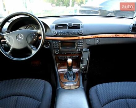 Мерседес Е-Клас 2005 у Львові на Automoto.ua Сірий Мерседес Е-Клас, об'ємом двигуна 1.8 л та пробігом 307 тис. км за 5600 $, фото 29 на Automoto.ua