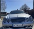 Серый Мерседес Е-Класс, объемом двигателя 2.1 л и пробегом 381 тыс. км за 6200 $, фото 1 на Automoto.ua
