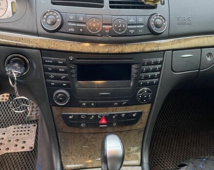 Серый Мерседес Е-Класс, объемом двигателя 3 л и пробегом 415 тыс. км за 6500 $, фото 4 на Automoto.ua