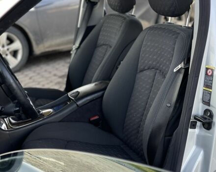 Мерседес Е-Клас 2005 у Рівному на Automoto.ua Сірий Мерседес Е-Клас, об'ємом двигуна 2.2 л та пробігом 320 тис. км за 2650 $, фото 7 на Automoto.ua