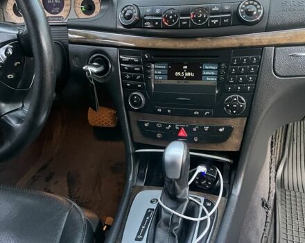Мерседес Е-Клас 2005 у Хусте на Automoto.ua Сірий Мерседес Е-Клас, об'ємом двигуна 3 л та пробігом 383 тис. км за 7700 $, фото 11 на Automoto.ua