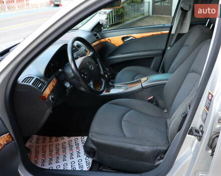 Серый Мерседес Е-Класс, объемом двигателя 1.8 л и пробегом 307 тыс. км за 5800 $, фото 15 на Automoto.ua