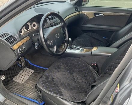 Серый Мерседес Е-Класс, объемом двигателя 3 л и пробегом 415 тыс. км за 6500 $, фото 3 на Automoto.ua