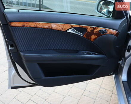 Серый Мерседес Е-Класс, объемом двигателя 1.8 л и пробегом 307 тыс. км за 5800 $, фото 11 на Automoto.ua