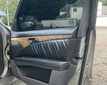 Мерседес Е-Класс 2005 в Хусте на Automoto.ua Серый Мерседес Е-Класс, объемом двигателя 3 л и пробегом 383 тыс. км за 7700 $, фото 17 на Automoto.ua