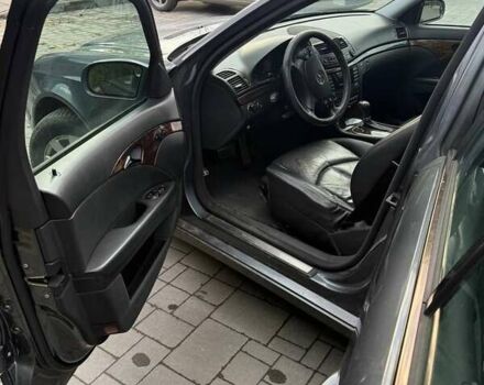 Мерседес Е-Клас 2005 у Галиче на Automoto.ua Сірий Мерседес Е-Клас, об'ємом двигуна 1.8 л та пробігом 319 тис. км за 5200 $, фото 7 на Automoto.ua